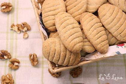 Biscuiti cu banane si nuci