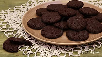 Biscuiți cu ciocolată și dulceață, de post