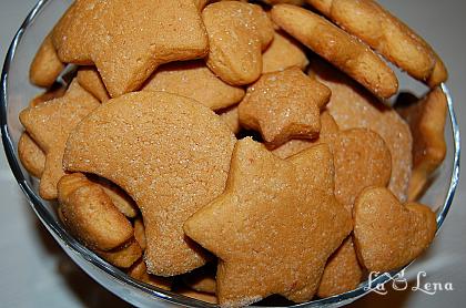 Biscuiți cu suc de roșii (de post)