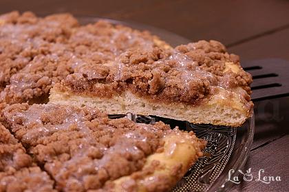 Cinnamon Crumb Desert Pizza