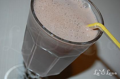 Cocktail de lapte cu cacao și ovăz