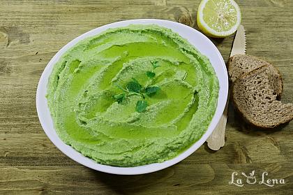 Hummus cu mazăre verde și mentă