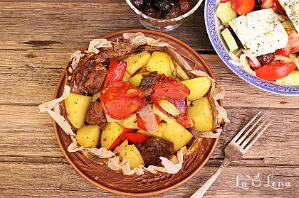 Kleftiko - friptură de carne cu legume, în stil grecesc