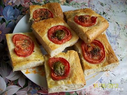 Pâine cu roșii și busuioc