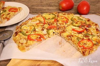 Pizza cu blat de carne tocata - Meatza