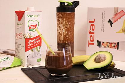 Smoothie cu avocado și ciocolată
