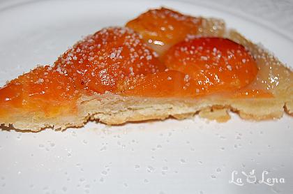Tartă "Tatin" cu caise