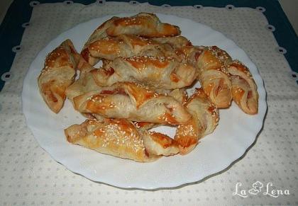 Cornulețe cu prosciutto crudo
