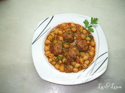 Năut cu chifteluțe de porc
