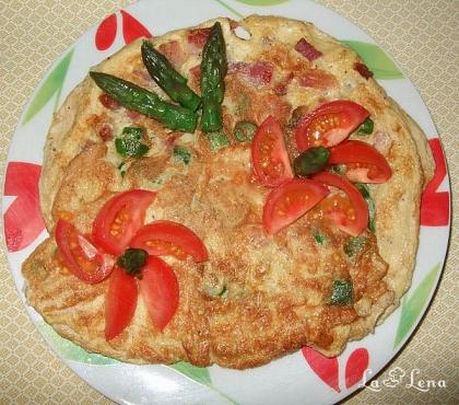 Omletă cu bacon și sparanghel
