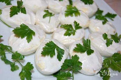 Ouă umplute