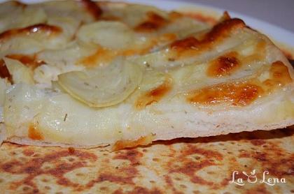 Pizza Bianca (sau pizza cu cartofi)