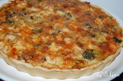 Quiche(Tartă) cu pui, ciuperci și broccoli