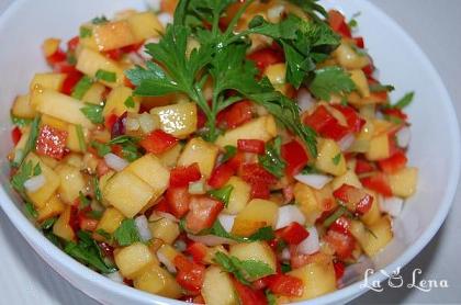 Salată cu piersici și ardei (Salsa cu piersici)