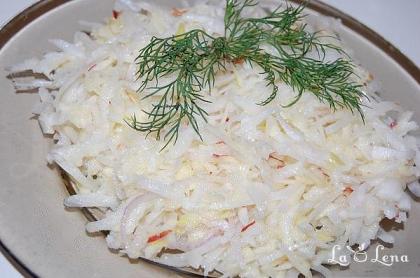 Salată cu ridiche neagră și mere