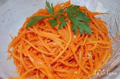 Salată de morcovi coreeană