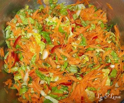 Salată frumos colorată