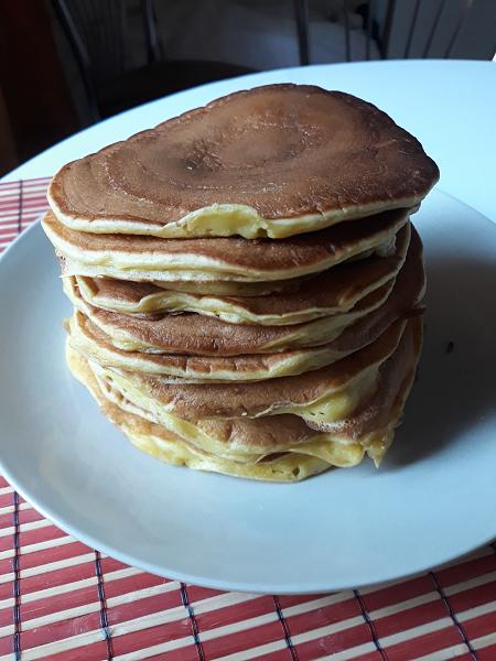 win Take a risk frame Buttermilk Pancakes (Clatite americane cu iaurt) - Reteta VIDEO - LaLena.ro