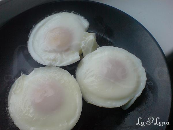 Ciorba de oua cu tarhon si afumatura - Pas 11