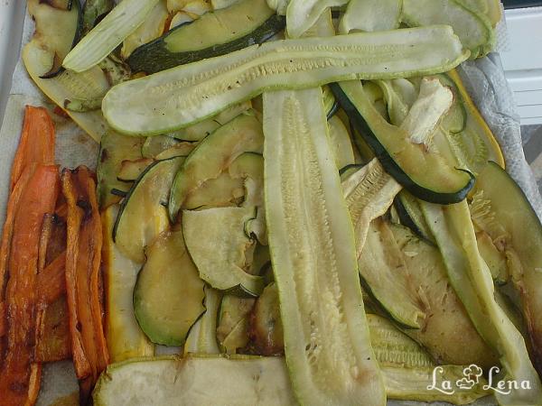 Salata colorata din zucchini - Pas 4