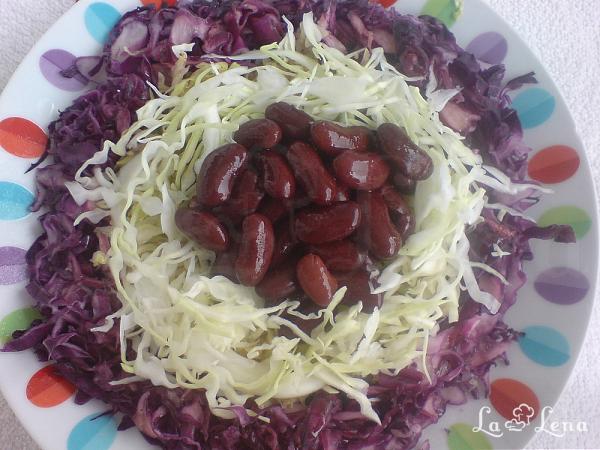 Salată de fasole, varză roșie și albă - Pas 4