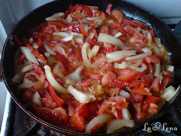 Ouă cu legume, în stil turcesc - Menemen - Pas 3