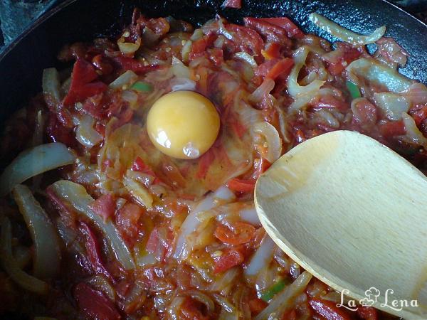Ouă cu legume, în stil turcesc - Menemen - Pas 6