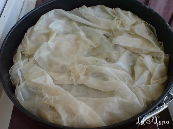 Plăcintă cu feta, spanac și roșii uscate - Pas 12