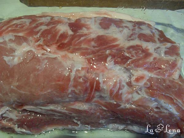 Ceafa de porc la tava - Pas 1