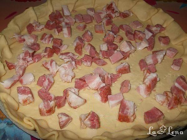 Tartă cu brânză, ciuperci și bacon - Pas 3