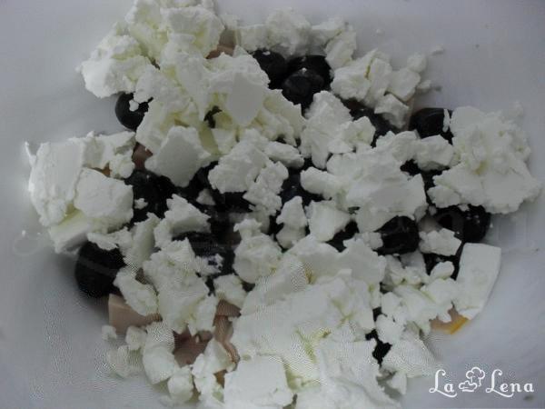 Salată rapidă cu feta și paste - Pas 3