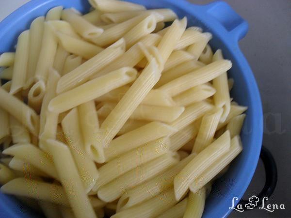 Budinca de penne la cuptor - Pas 1