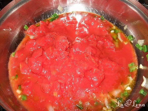 Peste merluciu cu sos de rosii - Pas 3