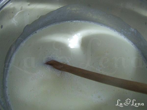 Budinca de vanilie cu biscuiti - Pas 4