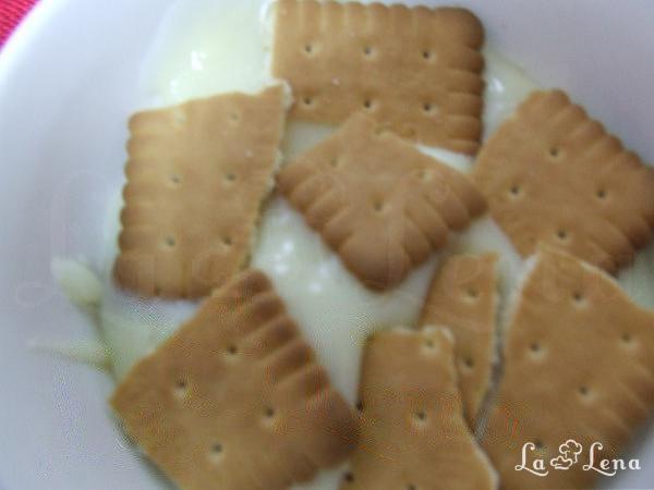 Budinca de vanilie cu biscuiti - Pas 5