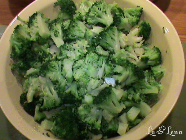 Chec cu branza si broccoli/conopida violeta - Pas 3