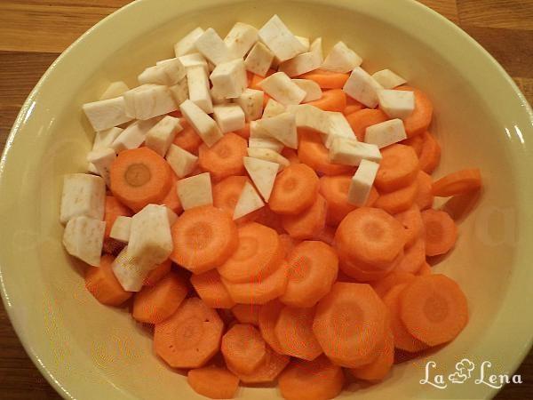 Supa crema de morcovi, cu chili, smantana, patrunjel si ghimbir - Pas 4