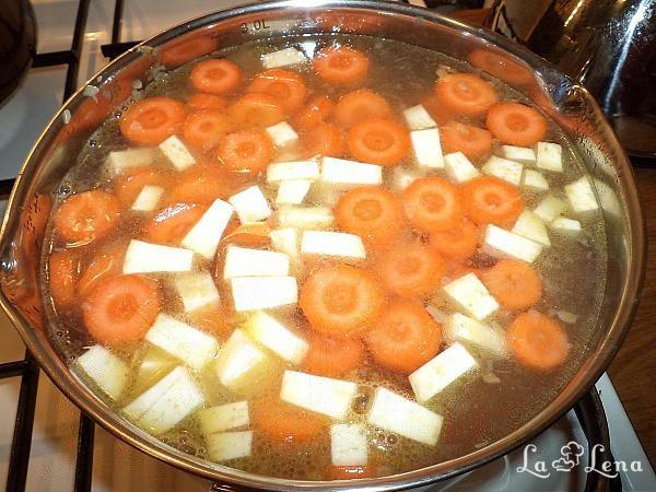 Supa crema de morcovi, cu chili, smantana, patrunjel si ghimbir - Pas 5