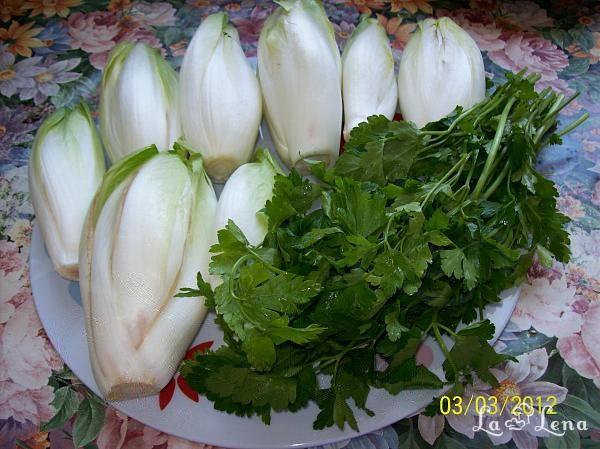 Salată de andive cu pătrunjel și maioneză - Pas 1