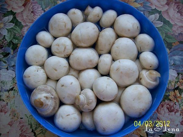 Salată de ciuperci cu pui și maioneză - Pas 1