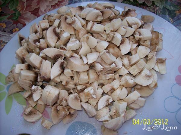 Salată de ciuperci cu pui și maioneză - Pas 2