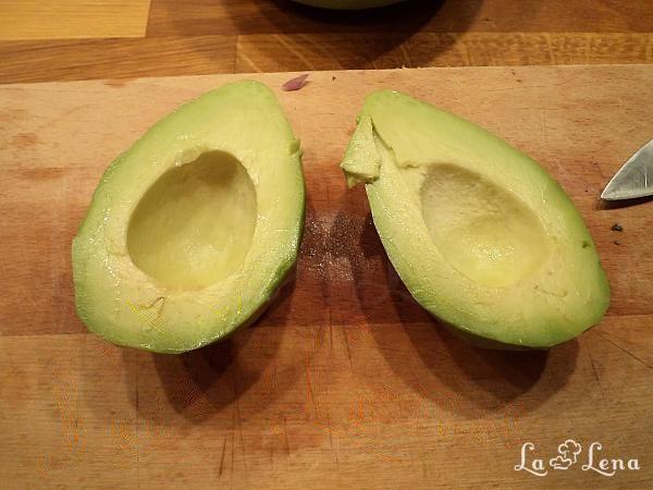 Avocado cu seminte de canepa - Pas 5