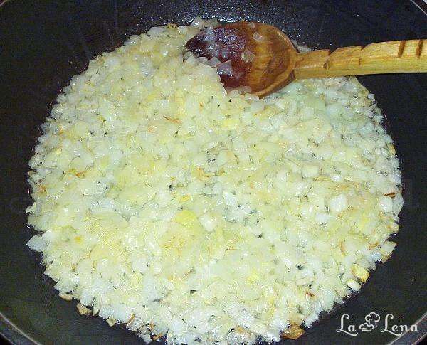 Paste cu ciuperci, șuncă și sos alb - Pas 2