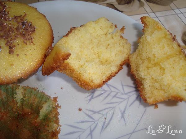 Brioșe cu vanilie (Vanilla Cupcakes) - Pas 10