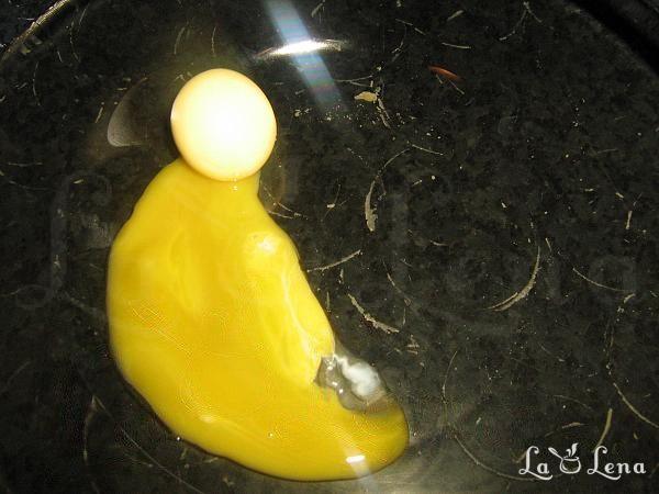 Sos de maioneză pentru colțunași cu carne - Pas 1