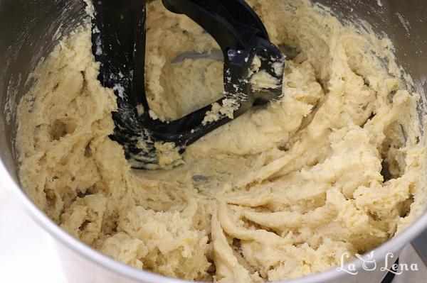 Biscotti italieni cu lămâie - Pas 3