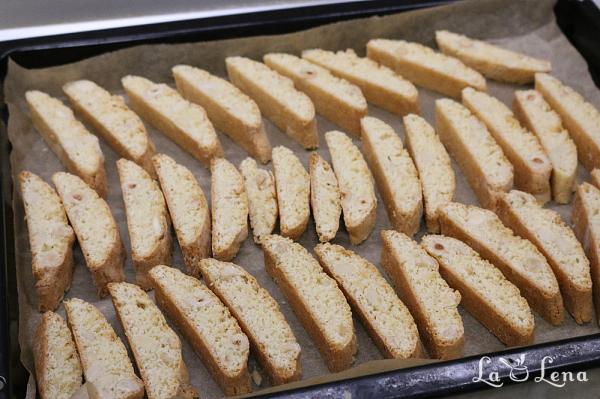 Biscotti italieni cu lămâie - Pas 9