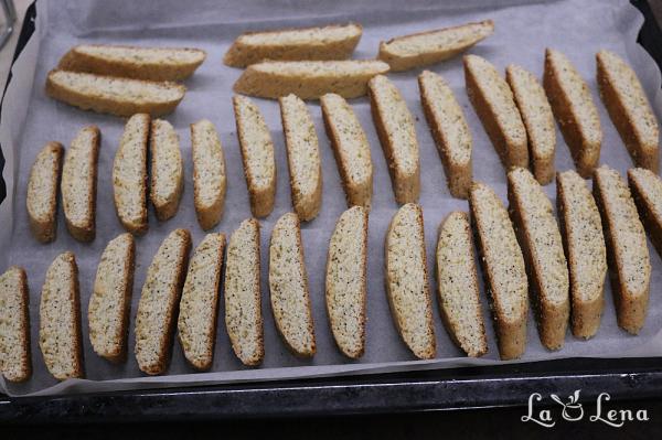 Biscotti italieni cu lăm&acirc;ie și mac - Pas 9