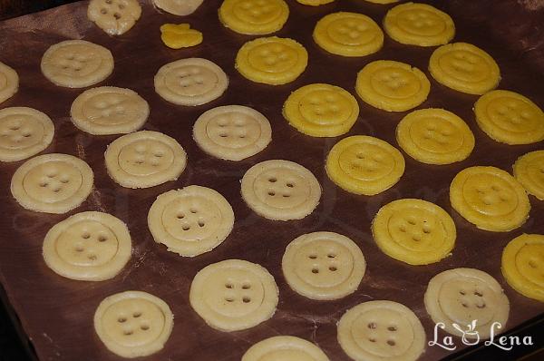 Biscuiți "Nasturi" - Pas 18