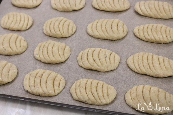 Biscuiți cu banane și nuci - Pas 12